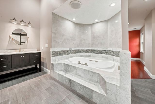 1221 W Sable Drive, Addison, IL 60101