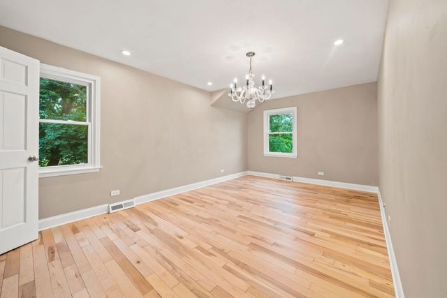 1221 W Sable Drive, Addison, IL 60101