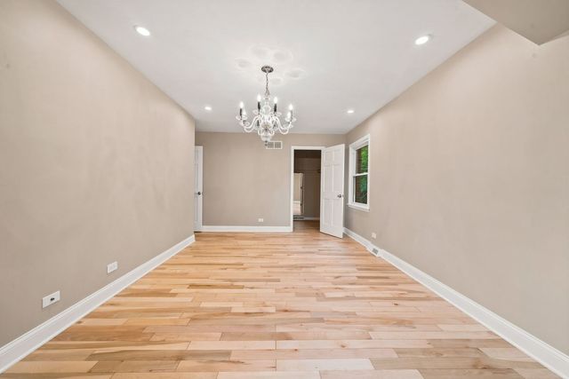 1221 W Sable Drive, Addison, IL 60101