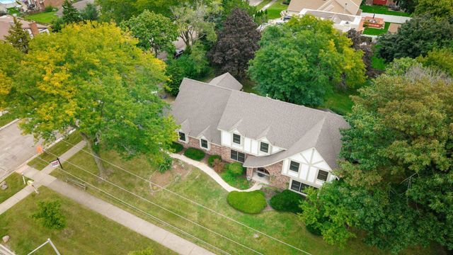 1221 W Sable Drive, Addison, IL 60101