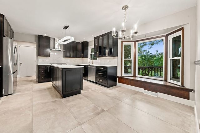 1221 W Sable Drive, Addison, IL 60101