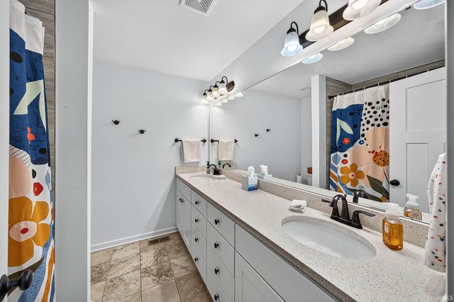 11417 Denver Ridge Court, Osceola, IN 46561