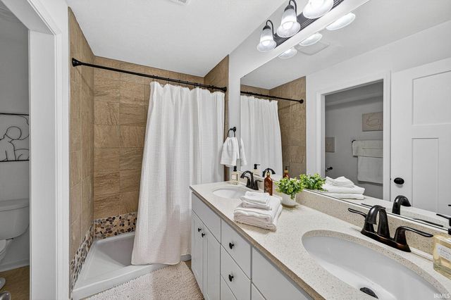 11417 Denver Ridge Court, Osceola, IN 46561