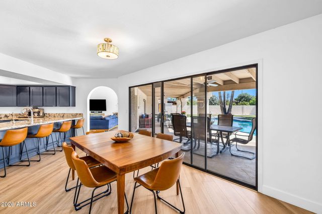 5013 E CHOLLA Street, Scottsdale, AZ 85254