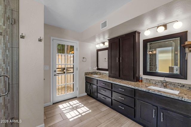 5013 E CHOLLA Street, Scottsdale, AZ 85254