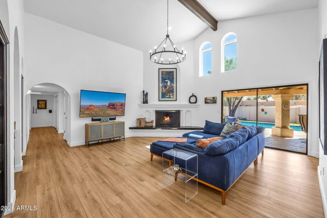 5013 E CHOLLA Street, Scottsdale, AZ 85254