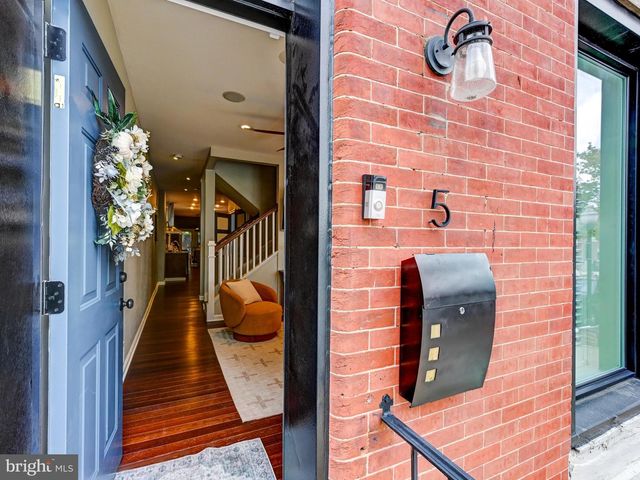 5 N WASHINGTON ST, Baltimore, MD 21231