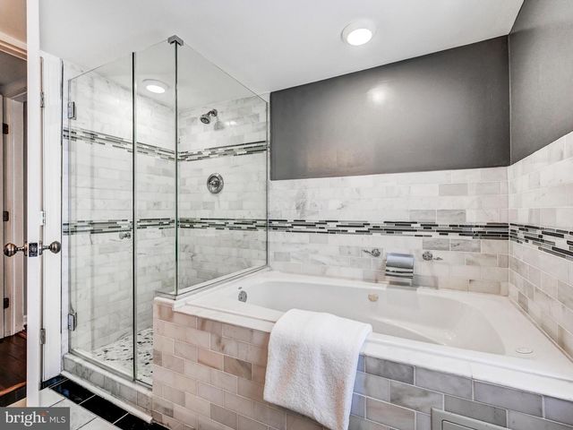 5 N WASHINGTON ST, Baltimore, MD 21231