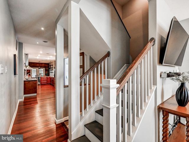 5 N WASHINGTON ST, Baltimore, MD 21231