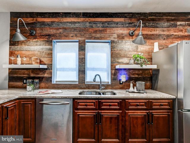 5 N WASHINGTON ST, Baltimore, MD 21231