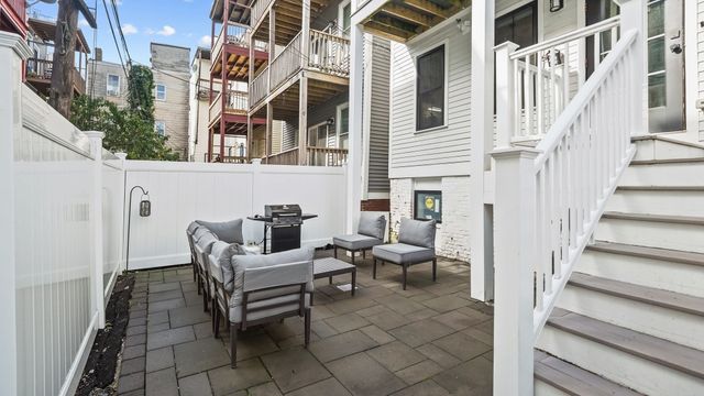15 Morris St 1, Boston, MA 02128