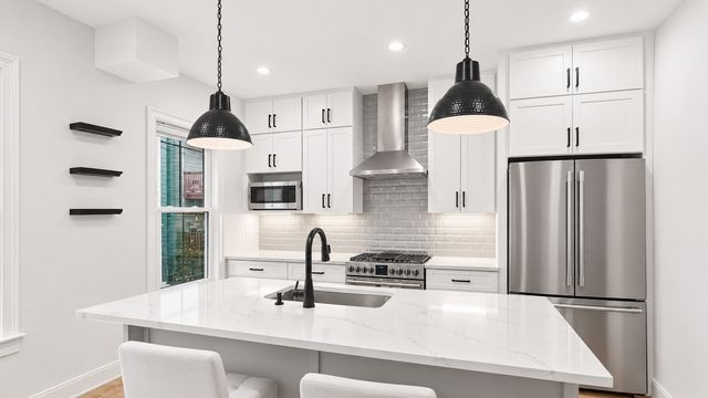 15 Morris St 1, Boston, MA 02128
