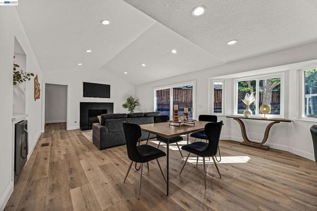 1170 Mardon Ct, Concord, CA 94521