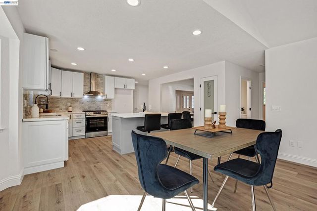 1170 Mardon Ct, Concord, CA 94521