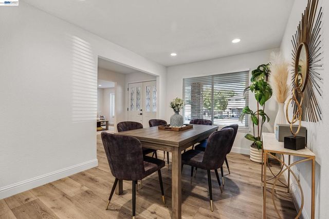 1170 Mardon Ct, Concord, CA 94521