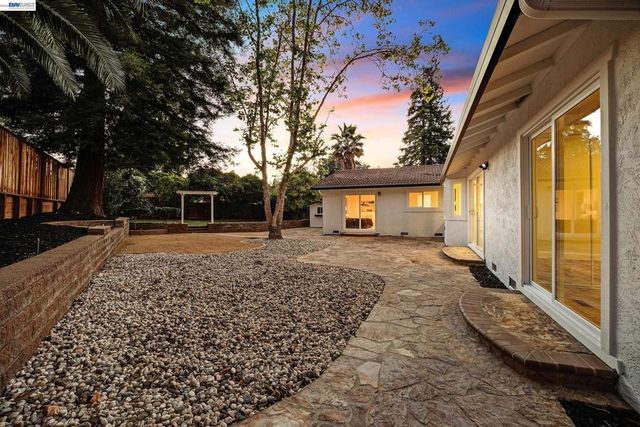 1170 Mardon Ct, Concord, CA 94521