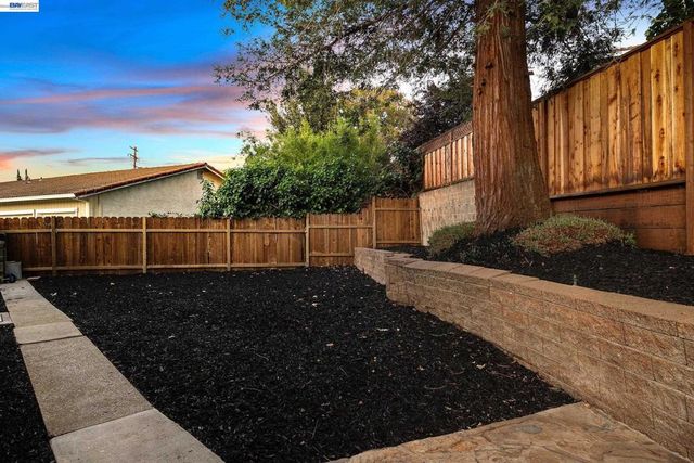 1170 Mardon Ct, Concord, CA 94521