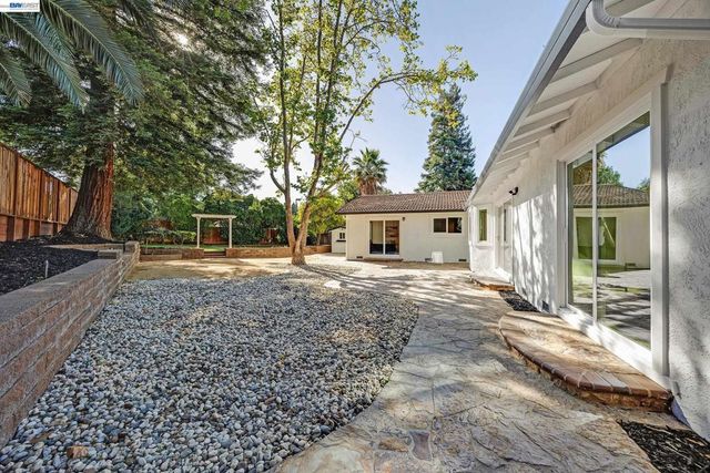 1170 Mardon Ct, Concord, CA 94521