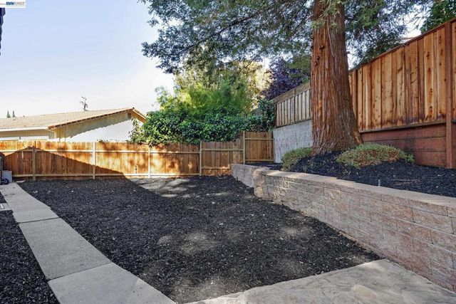 1170 Mardon Ct, Concord, CA 94521