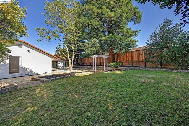 1170 Mardon Ct, Concord, CA 94521