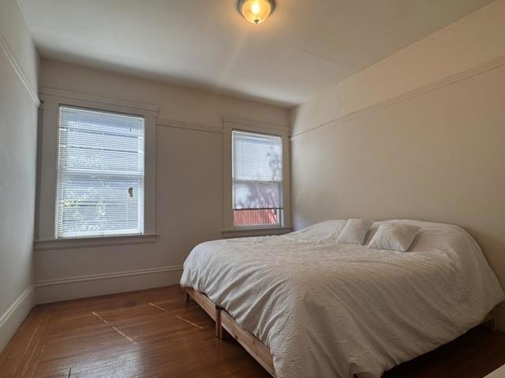 Image 6 of property listing at Mission Street, San Francisco, CA 94112