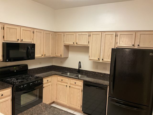 2196 Rossiter Parkway, Plainfield, IL 60586