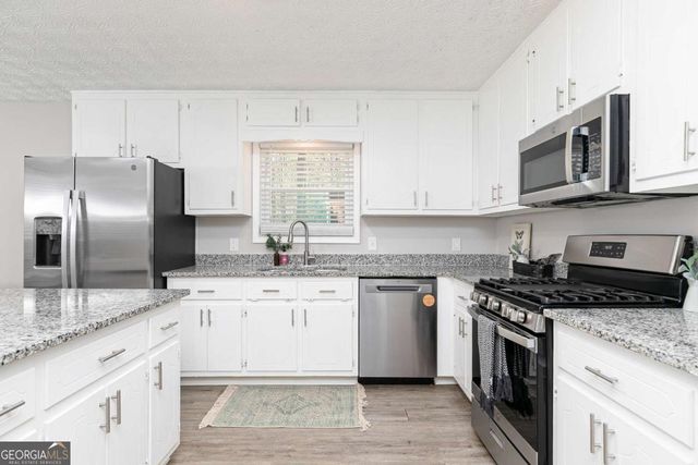 411 Allatoona Trail, Woodstock, GA 30189