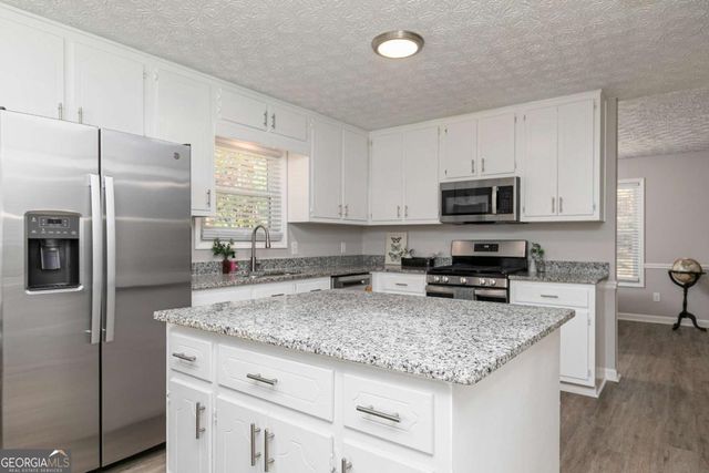 411 Allatoona Trail, Woodstock, GA 30189