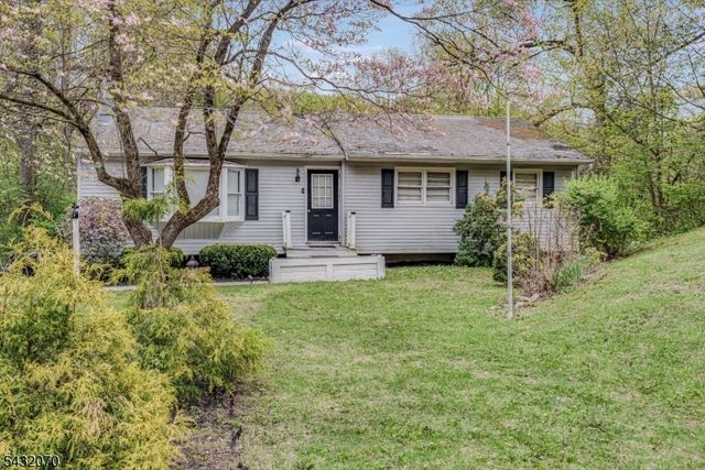 47 Woodland Dr, Vernon Twp., NJ 07462