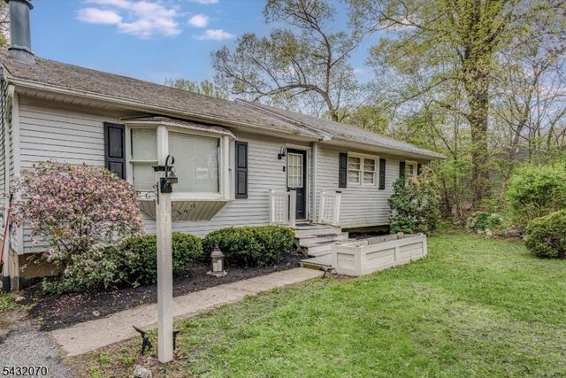 47 Woodland Dr, Vernon Twp., NJ 07462