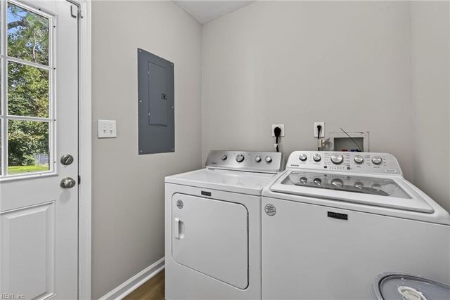 31 Greenbrier Rd RD, Portsmouth, VA 23707