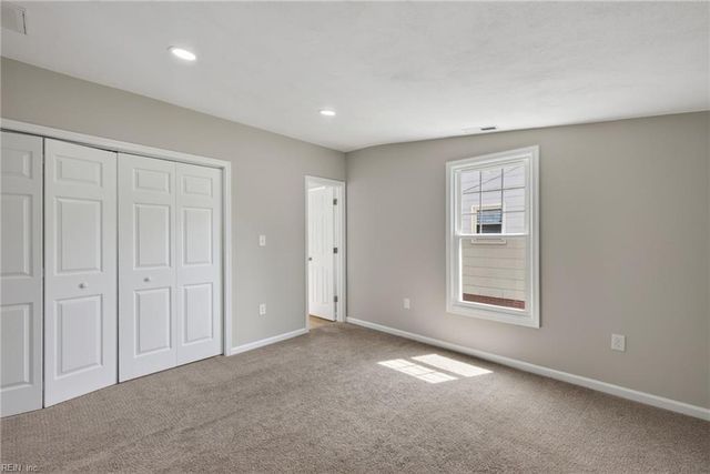 31 Greenbrier Rd RD, Portsmouth, VA 23707