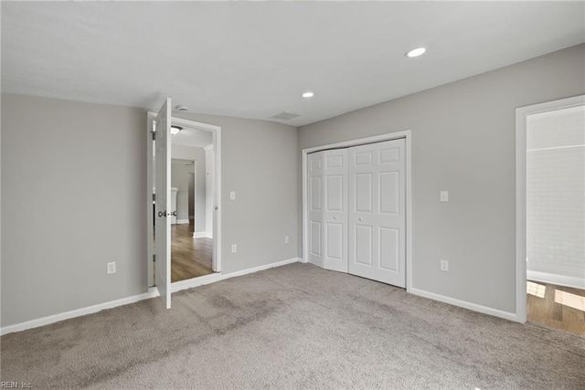 31 Greenbrier Rd RD, Portsmouth, VA 23707