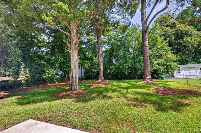 31 Greenbrier Rd RD, Portsmouth, VA 23707