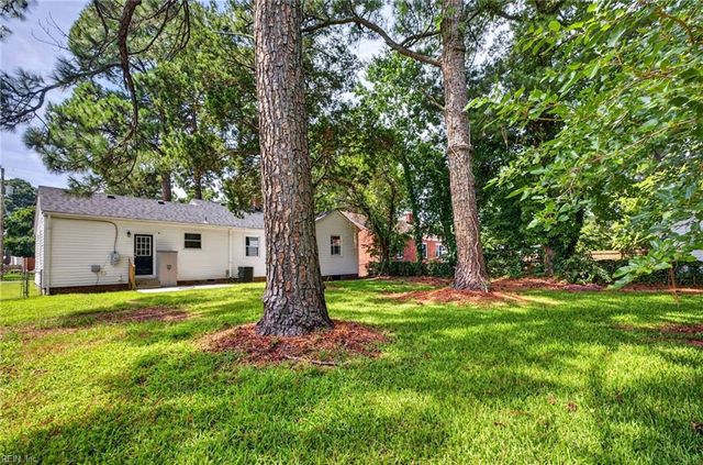 31 Greenbrier Rd RD, Portsmouth, VA 23707