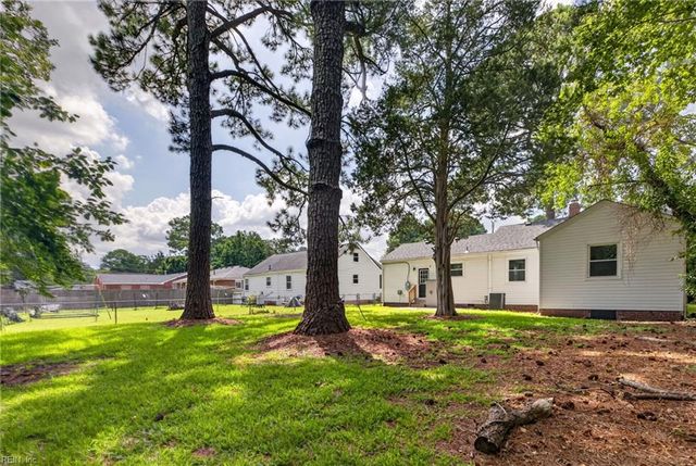 31 Greenbrier Rd RD, Portsmouth, VA 23707