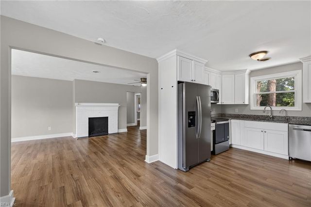 31 Greenbrier Rd RD, Portsmouth, VA 23707