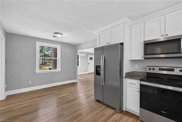 31 Greenbrier Rd RD, Portsmouth, VA 23707