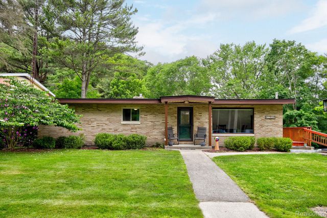 199 Grand Avenue, Grand Haven, MI 49417