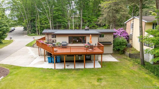 199 Grand Avenue, Grand Haven, MI 49417