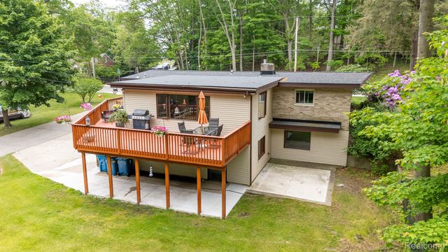 199 Grand Avenue, Grand Haven, MI 49417