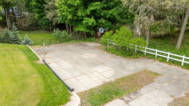 199 Grand Avenue, Grand Haven, MI 49417