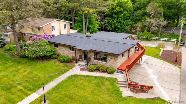 199 Grand Avenue, Grand Haven, MI 49417