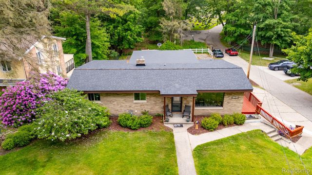 199 Grand Avenue, Grand Haven, MI 49417