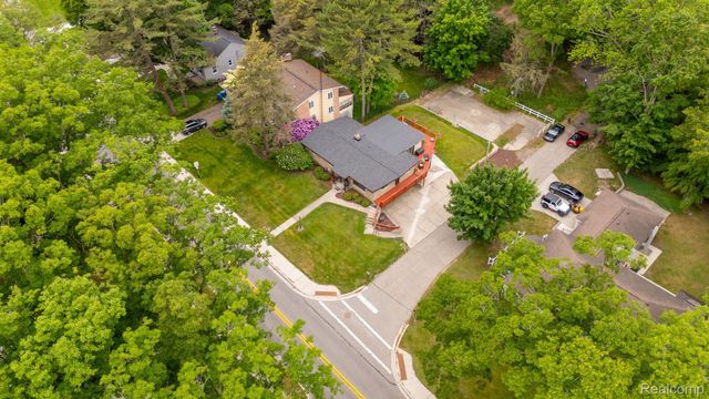 199 Grand Avenue, Grand Haven, MI 49417