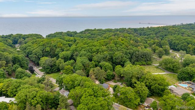 199 Grand Avenue, Grand Haven, MI 49417