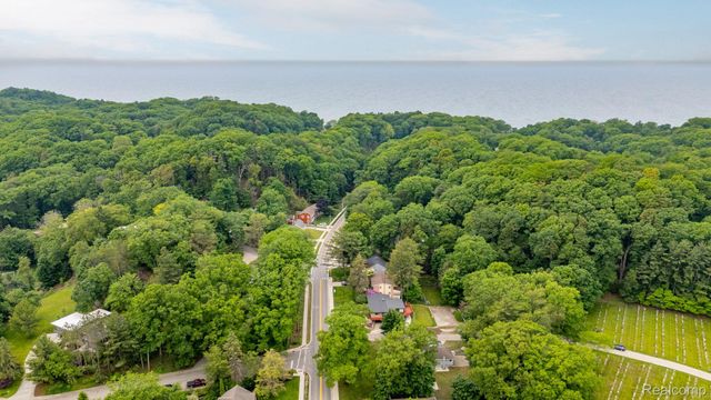199 Grand Avenue, Grand Haven, MI 49417