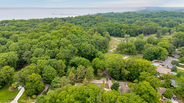 199 Grand Avenue, Grand Haven, MI 49417