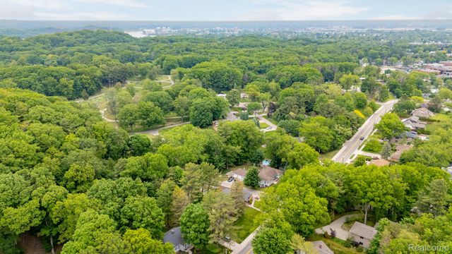 199 Grand Avenue, Grand Haven, MI 49417