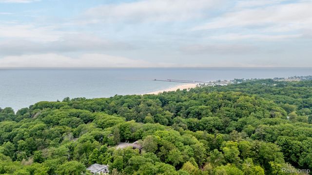 199 Grand Avenue, Grand Haven, MI 49417